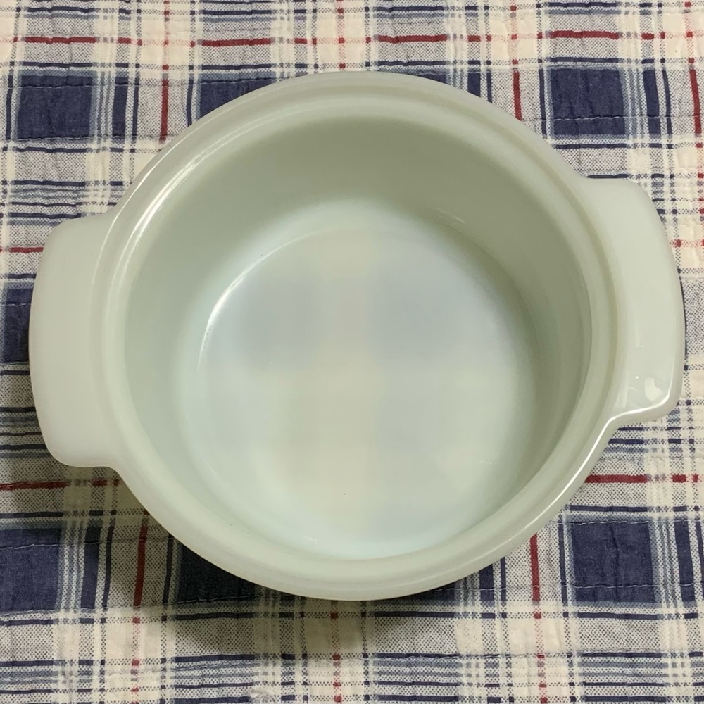 Vintage Anchor Hocking Fire King White Milk Glass Casserole Dish 1Qt